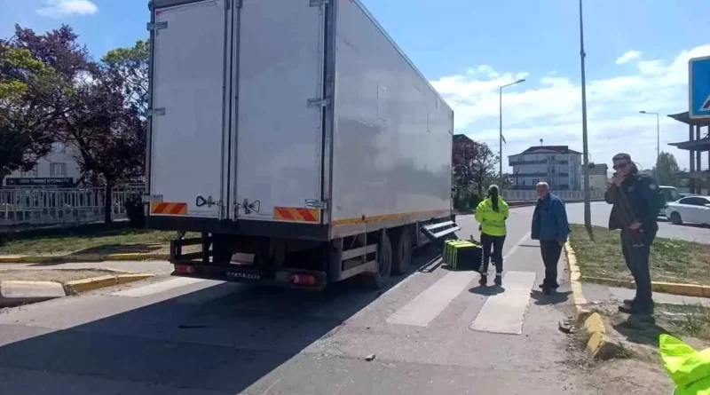 Kocaeli'de Motosiklet-Kamyon Çarpışması: Sürücü Yaralı