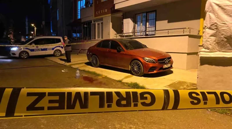 Kocaeli'de Tartışma Nedeniyle Bıçaklanan Genç Yaralandı