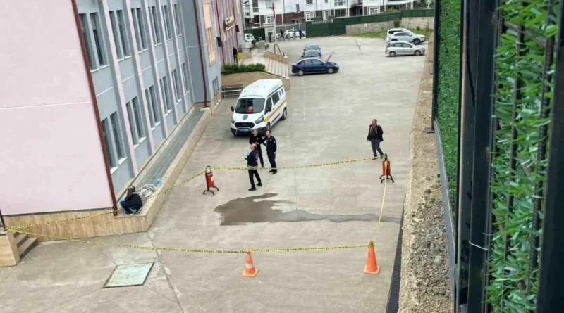 Gölcük'te Öğrenci 4. Kattan Düştü