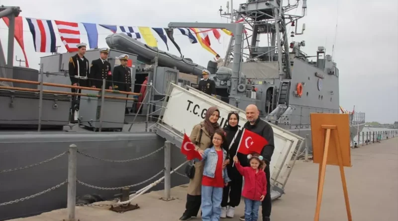 TCG Fırtına hücumbotu Kocaeli'de sergilendi