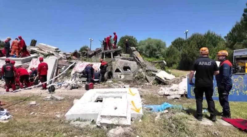 Kocaeli'de 7.2 Şiddetinde Deprem Eğitimi Yapıldı