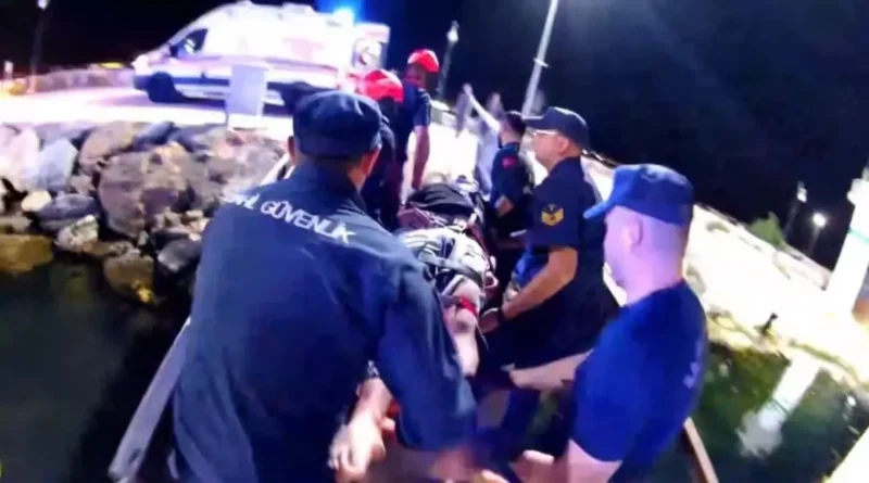 Darıca'da Balık Tutarken Deniz'e Düşen Genç Yaralandı