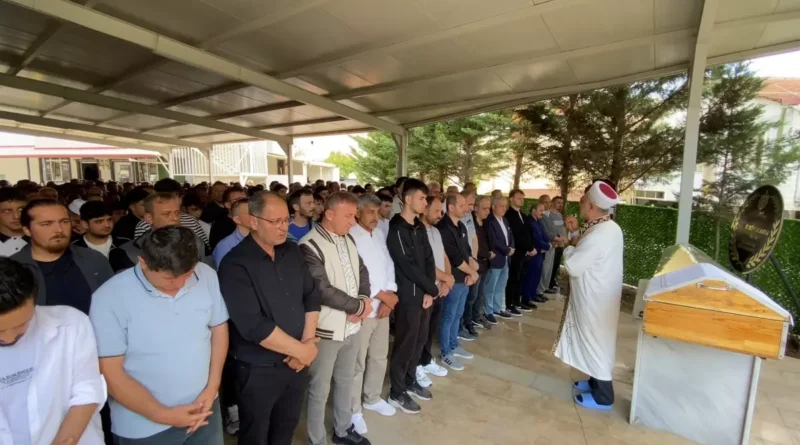 Kocaeli'de Boğulan Genç Çocuk Defnedildi