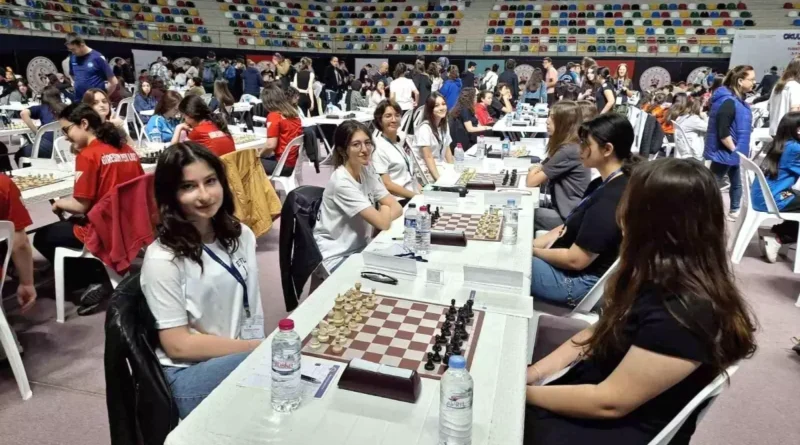 Eskişehir Fatih Fen Lisesi Kız Takımı 5'incilik kazandı
