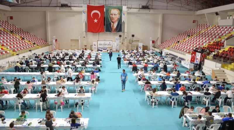 Gençlik Satranç Turnuvası Gebze'de Açıldı