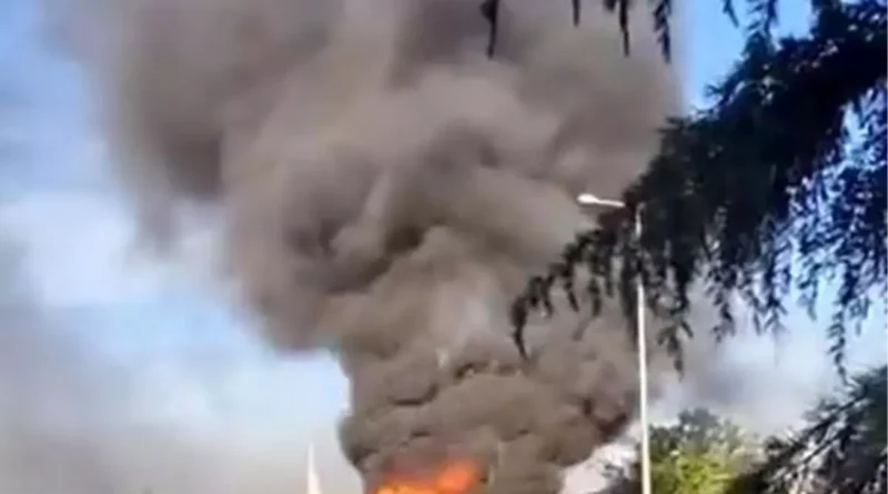 Kocaeli'nde Hafriyat Kamyonu Yangın Çıkardı