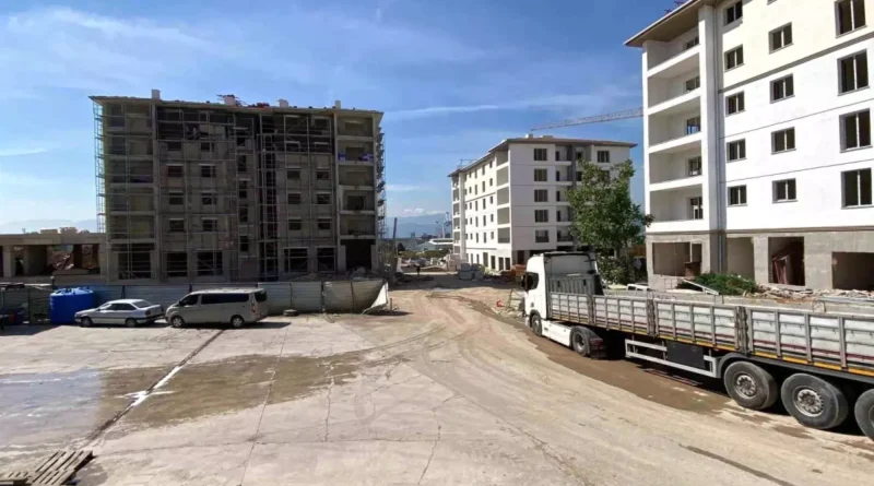 Kocaeli'de İnşaatta Fenalaşan İşçi Kurtarıldı