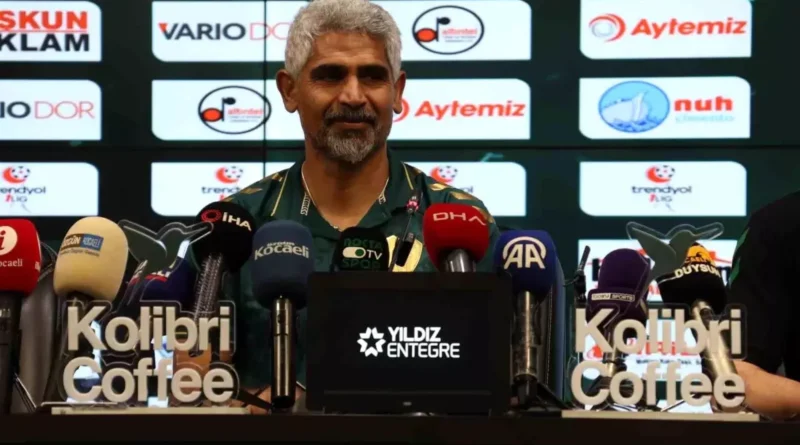 Kocaelispor'un Teknik Direktörü Taşdemir Ayrıldı