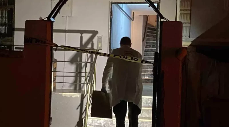 Kocaeli'de Evinde Silahla Vurulan Kişi Bulundu