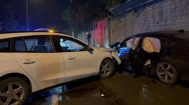 Kocaeli'de İki Araç Çarpıştı: 6 Yaralı