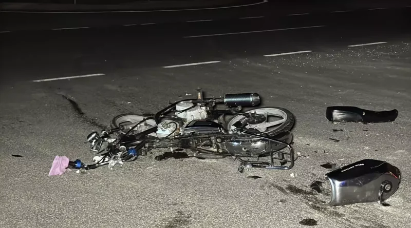 Kocaeli'de Motosiklet-Otomobil Kazası: 1 Ölü, 2 Yaralı