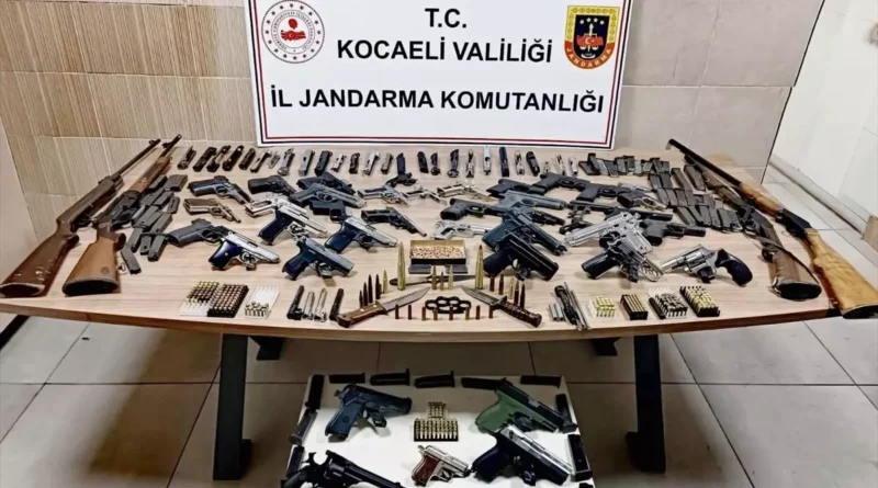 Kocaeli'de 18 Ruhsatsız Silah Yakalandı