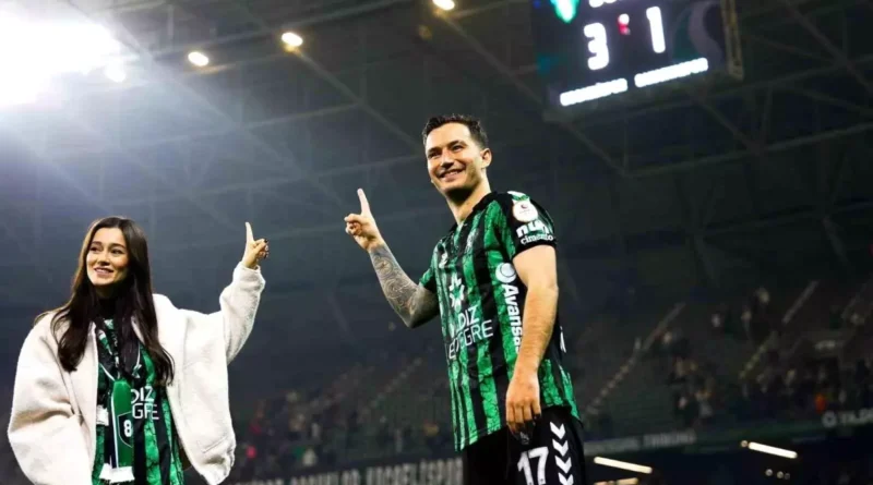 Kocaelispor, Oğulcan Çağlayan ile Taraftara Özür Diledi