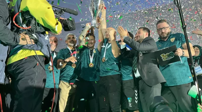 Kocaelispor, 1. Lig'den Süper Lig'e yükseldi.