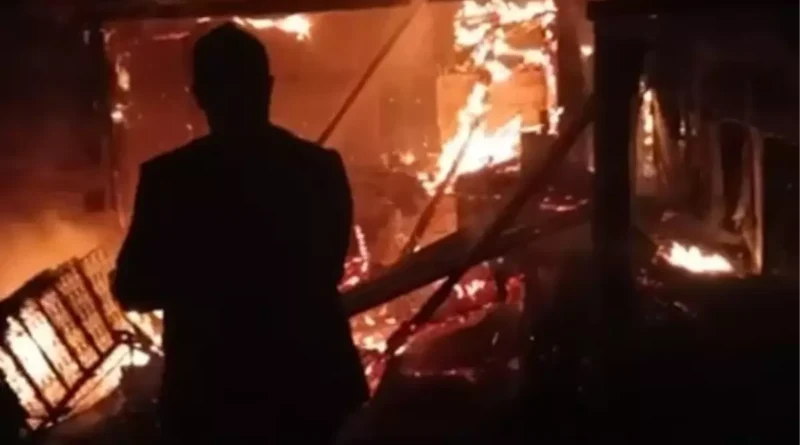 Kocaeli'ndeki köy fırını yandı, kullanılamaz hale geldi.