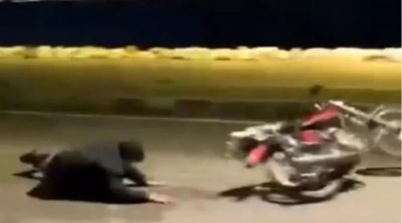 Karamürsel'de Motosikletten Düşen Genç Yaralandı