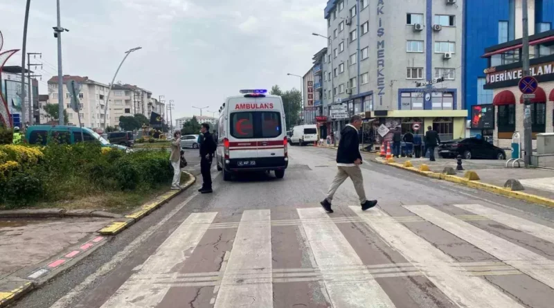 Kocaeli'de Yaya Otomobile Çarptı, Yaralı Hastaneye Gönderildi
