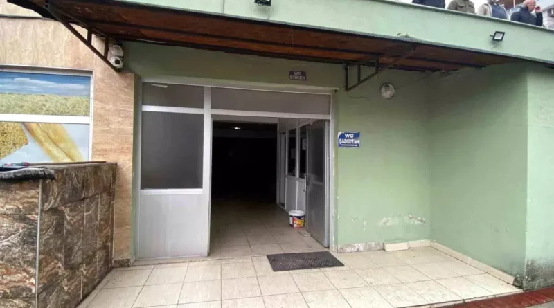 Kocaeli'de Cami Şadırvanında Bulunan Adam Hastaneye Kaldırıldı