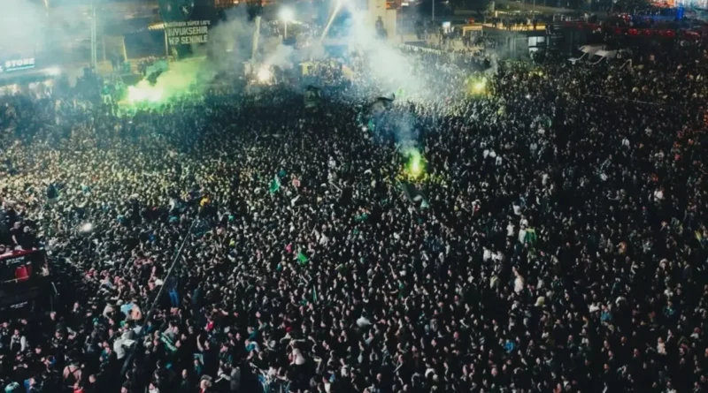 Şampiyon oldular, 3 maçı kaybedince taraftar sinirlendi