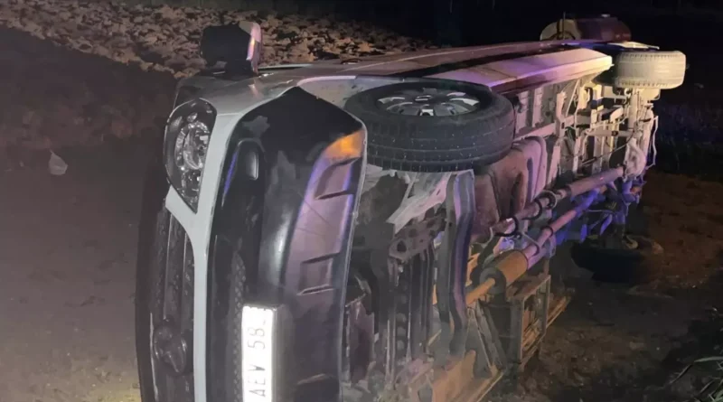 Yolcu Minibüsü Şarampole Devrildi: 9 Yaralı