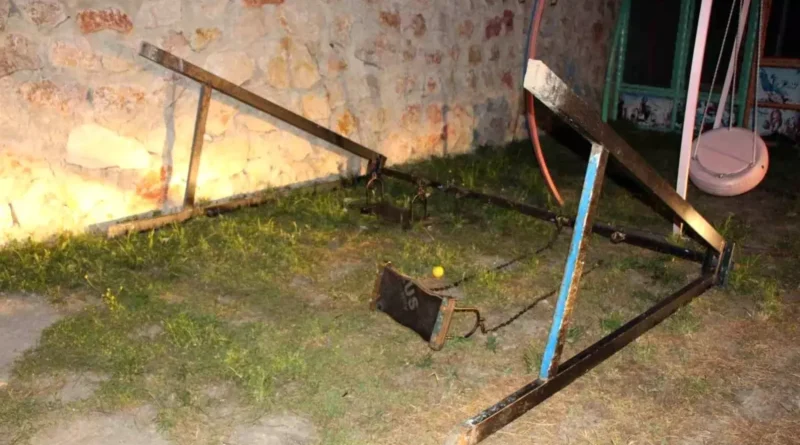 Amasya'da Salıncağından Düşen Çocuk Öldü
