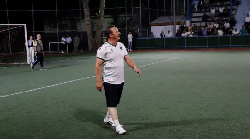 Ağıralioğlu Halı Saha'da 4 Gol Attı