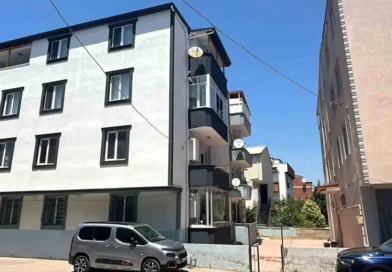Kocaeli'de balkondan düşen çocuk ağır yaralandı