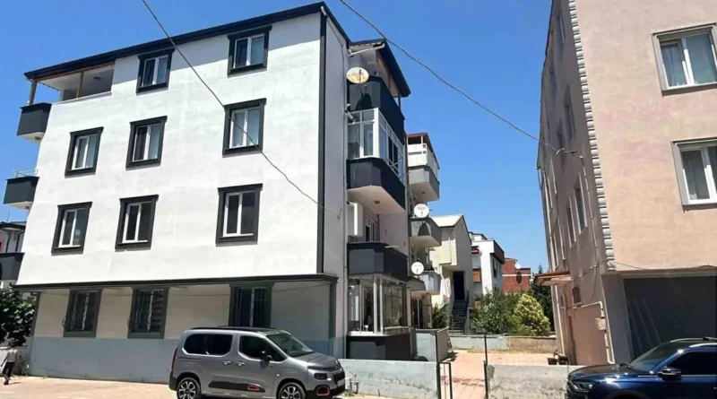 Kocaeli'de balkondan düşen çocuk ağır yaralandı