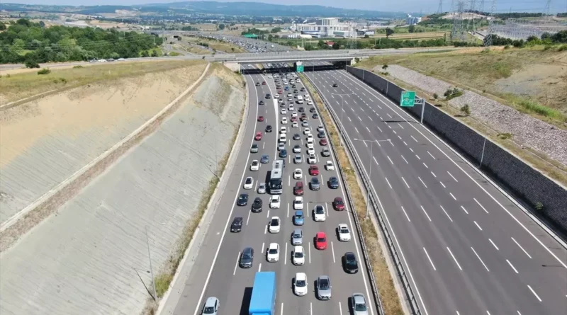 Kurban Bayramı Dönüşlerinde Otoyollarda Yoğunluk