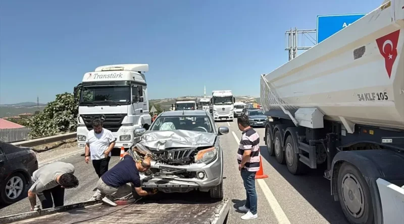Kocaeli'de Zincirleme Trafik Kazası