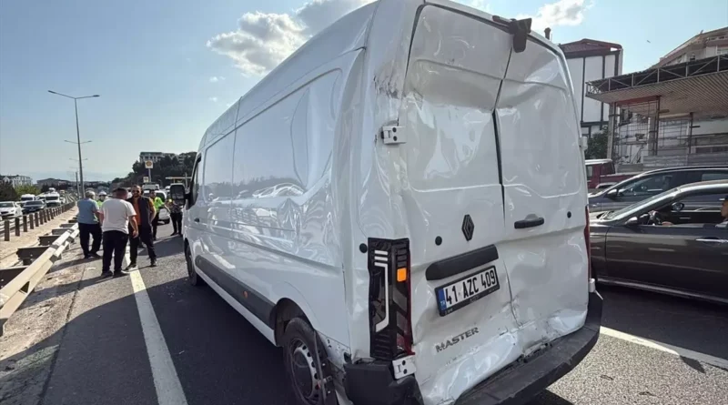 Gebze'de Zincirleme Trafik Kazası: 1 Yaralı