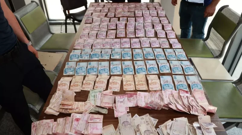 Gebze'de Dilencilik Yapan Kişide 20 Bin TL Bulundu