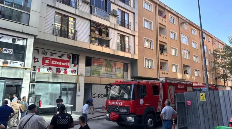 Kocaeli'nde Kafe Depesinde Yangın Oldu