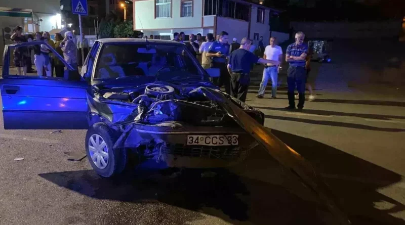 Kocaeli'de Araç Çarpışması: 2 Yaralı