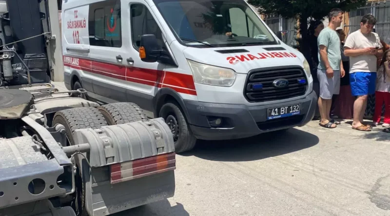 Kocaeli'de Bıçaklı Kavga: İki Kardeş Yaralı