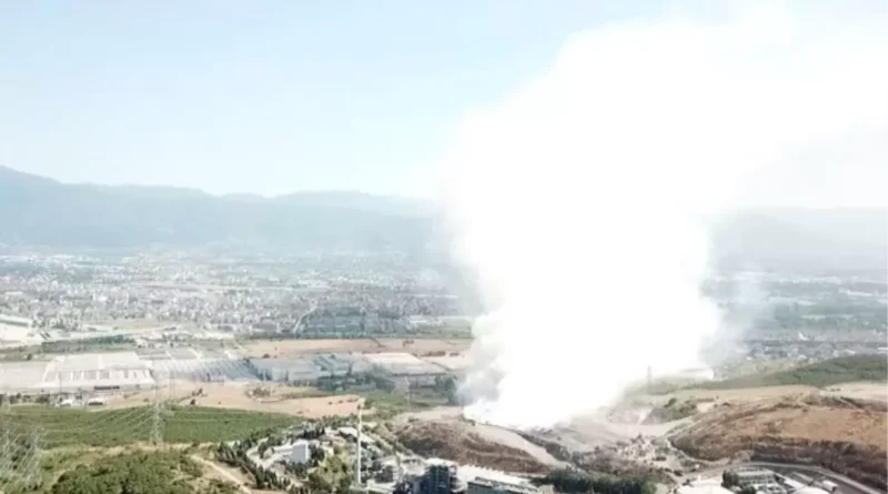 İzmit Çöp Depolama Tesisindeki Yangın Söndürüldü