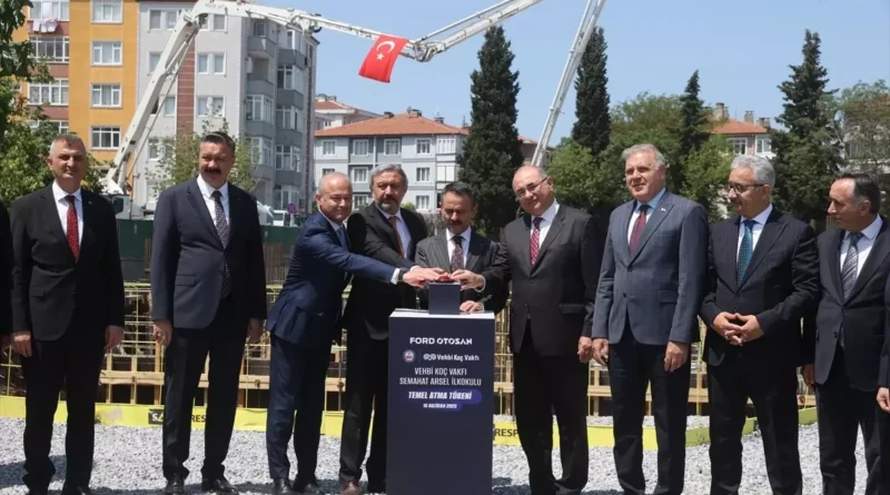Kocaeli'de Vehbi Koç Vakfı İlkokulu temeli atıldı
