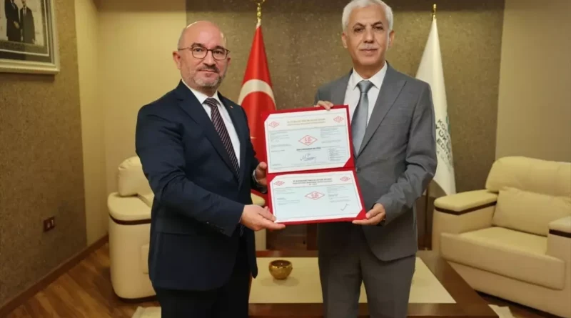 Karamürsel'de Kitap Yarışması Ödülleri Verildi