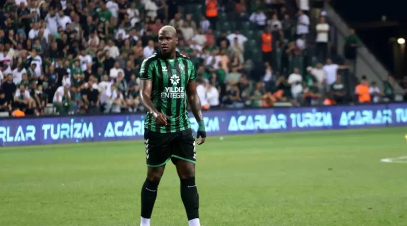Kocaelispor Forvet Markao ile Vedalaştı