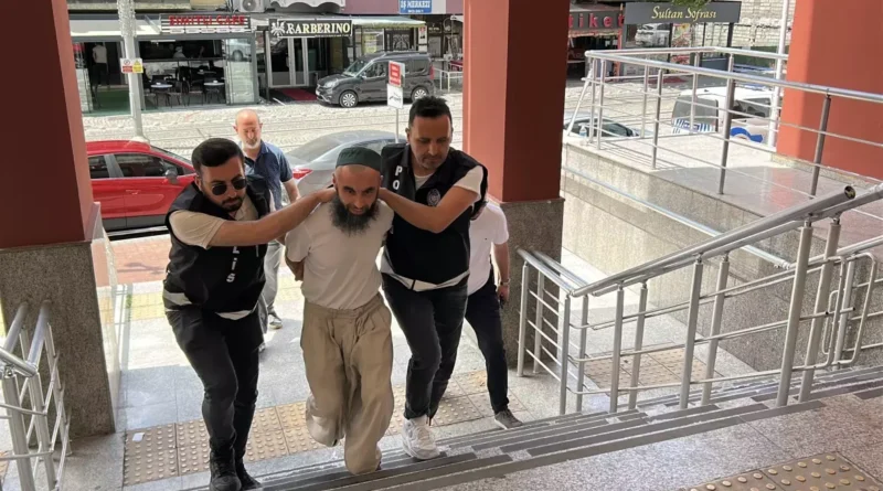 Kocaeli'de kılıçla okula giren şüpheli tutuklandı
