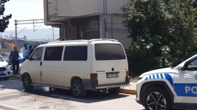 'Uygunsuz giyinme' tartışmasında komşusunu sopayla yaraladı