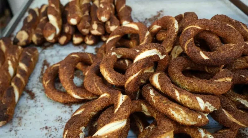 Vedat Milor'un İzmit Simidi Yorumları Tartışma Yarattı