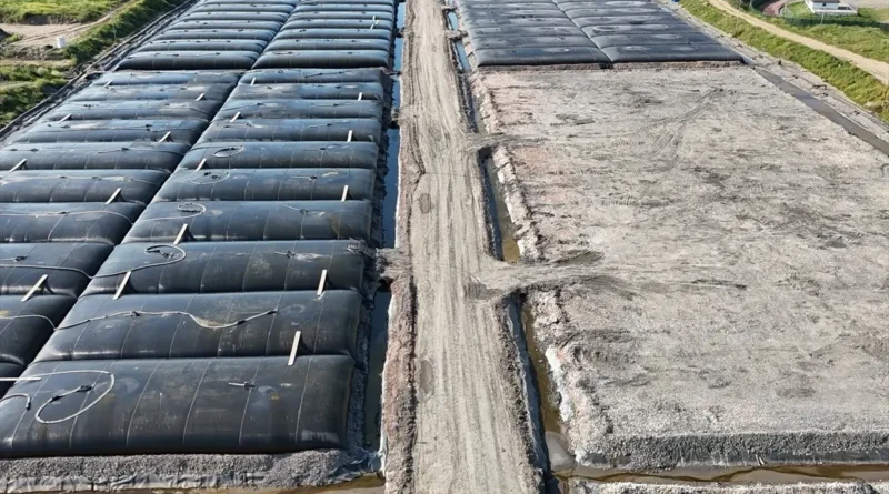 İzmit Körfezi'nde dip çamuru temizliği devam ediyor