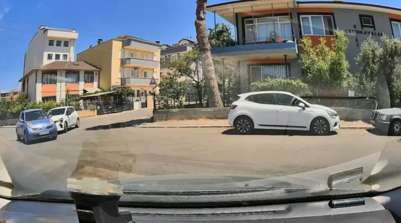 Körfez'de Kaza: Otomobil Bisikletli Çocuğa Çarptı