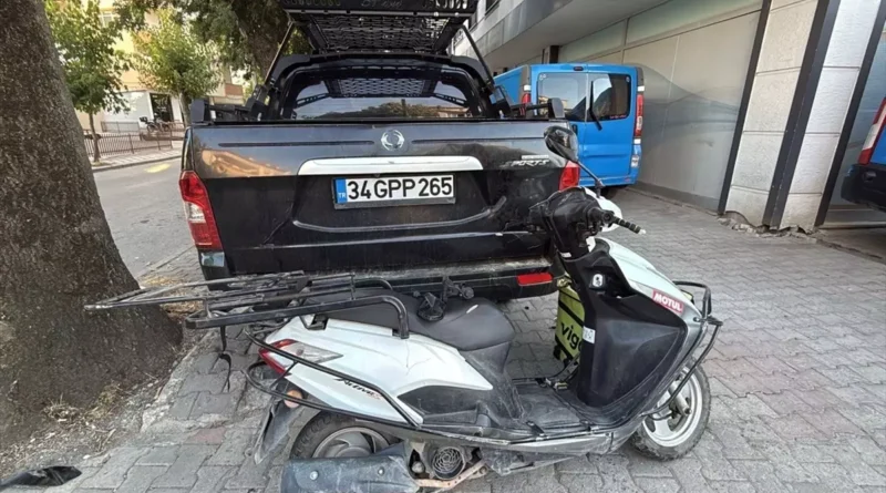 Gebze'de Motosiklet-Otomobil Çarpıştı: Yaralı Var