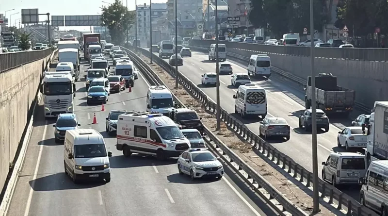 Kocaeli'de Zincirleme Kaza: 1 Yaralı