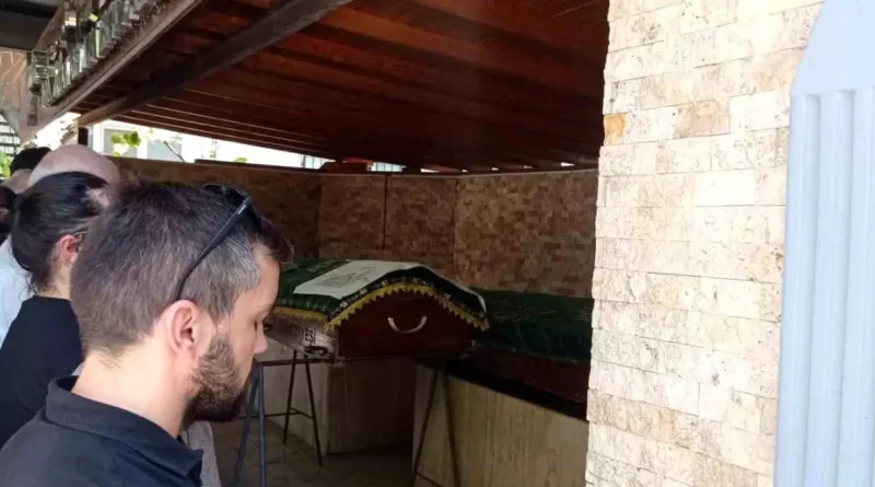 Kocaeli'de Silahlı Saldırı: Baba ve Oğlu Defnedildi