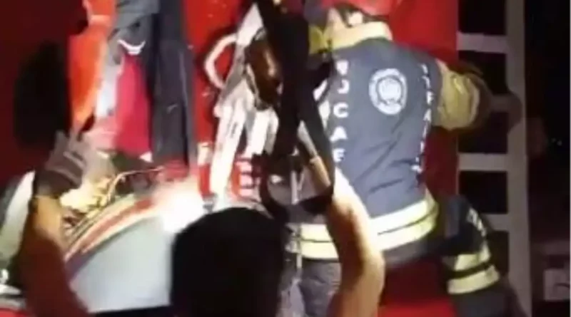 Kartepe'de Tır Kazası: Sürücü Kurtarıldı