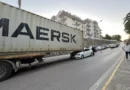 Körfez'de TIR Kazası: Konteyner Araç Üzerine Düştü