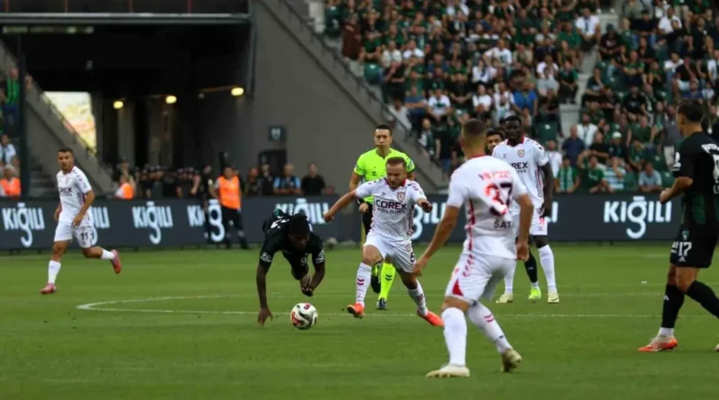 Kocaelispor - Samsunpor Maçı Golsüz Beraberlikle Devam Ediyor